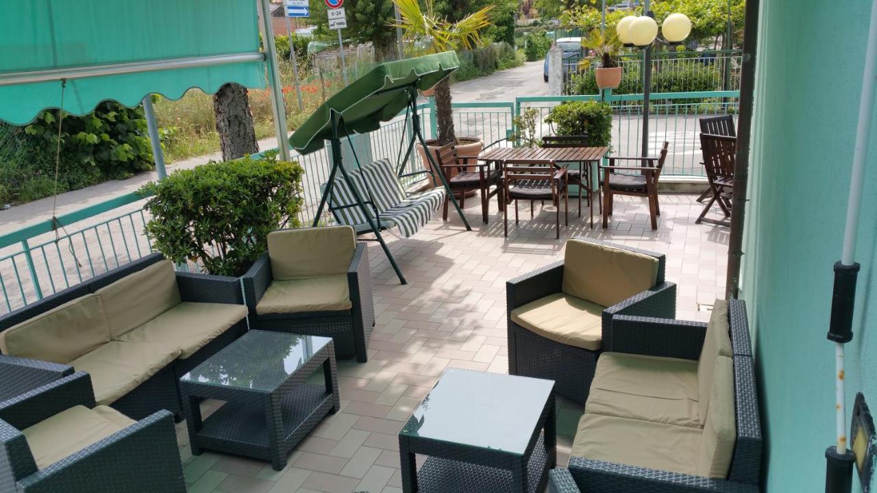 Hotel Savina Rimini Exterior photo