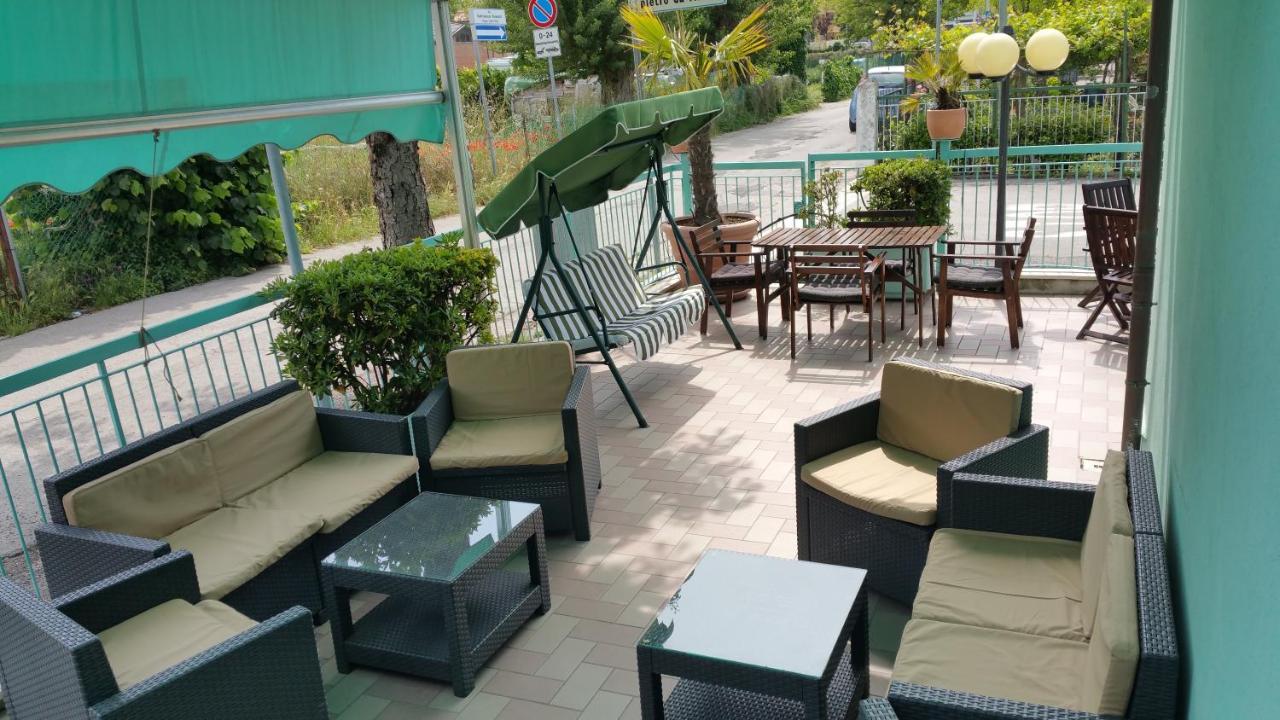 Hotel Savina Rimini Exterior photo