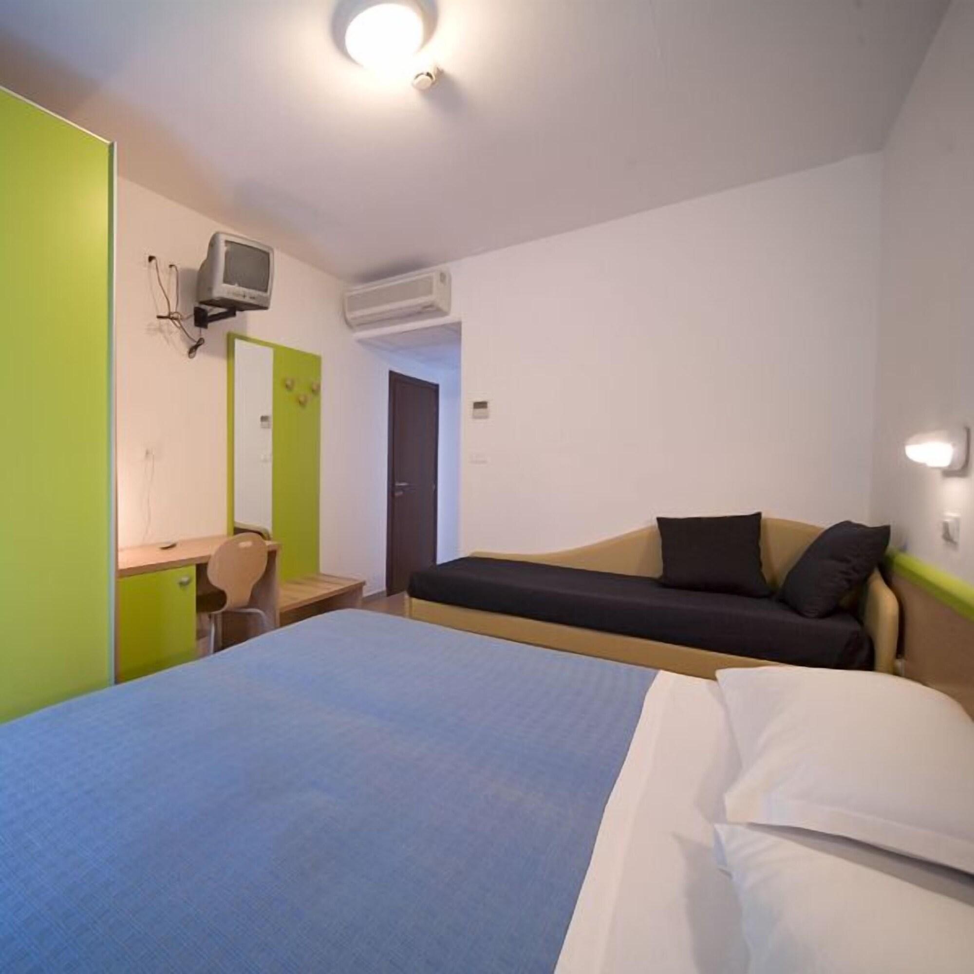 Hotel Savina Rimini Exterior photo