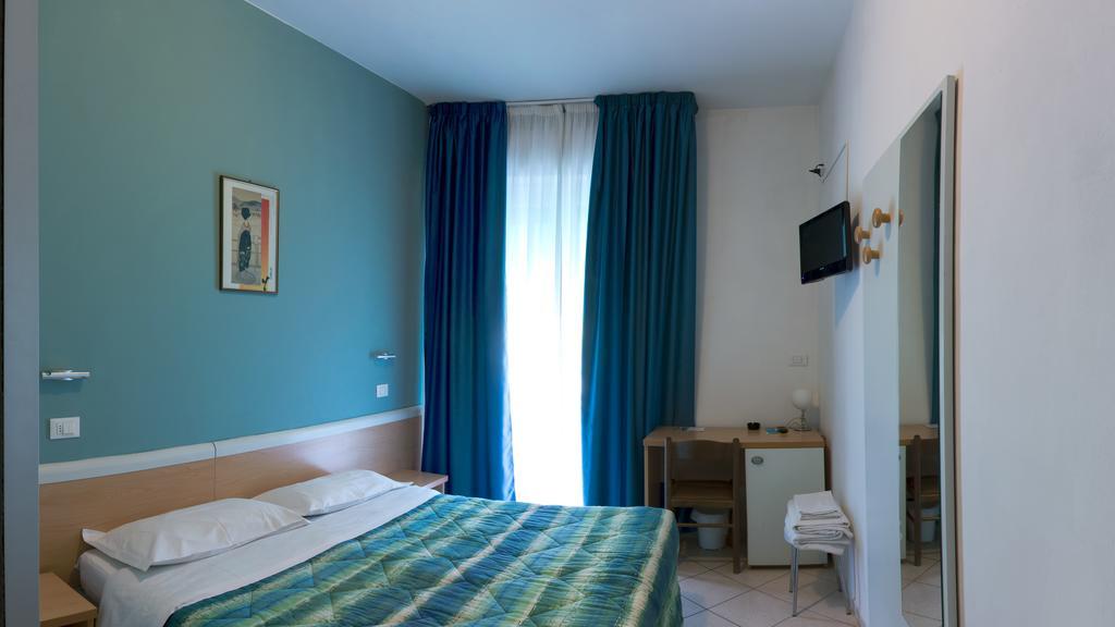 Hotel Savina Rimini Exterior photo