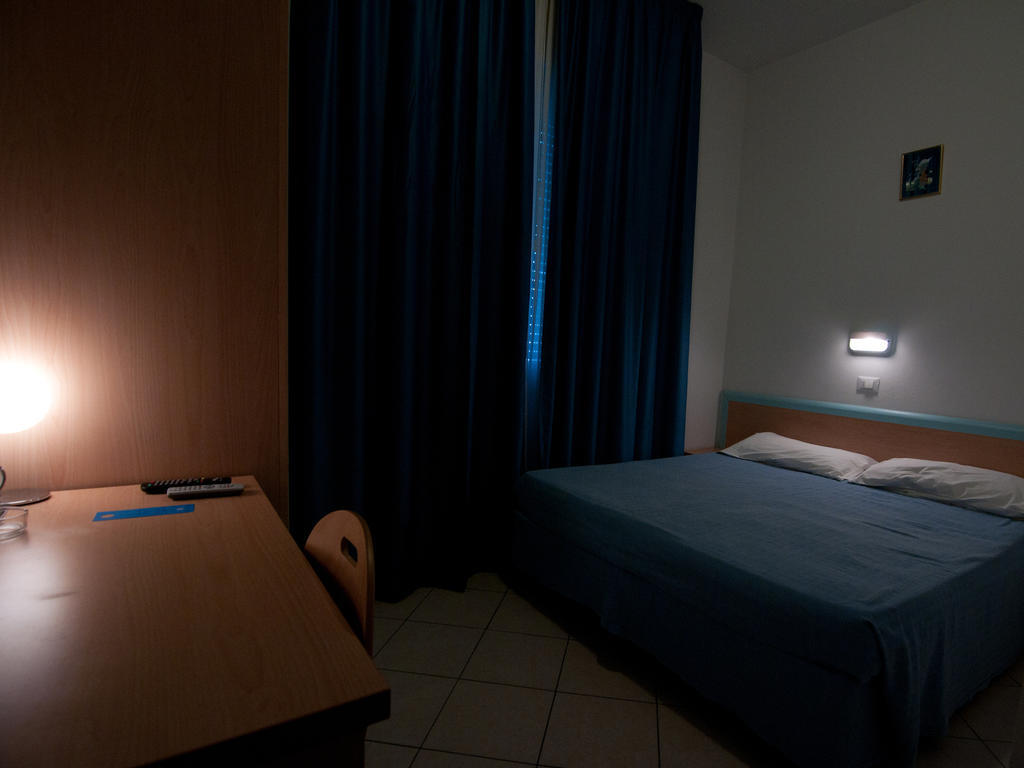 Hotel Savina Rimini Exterior photo